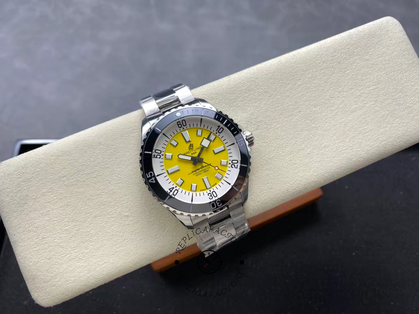 Breitling Superocean Automatic 42 Men's Watch A17375211I1A1 1:1 Clone Yellow Dial